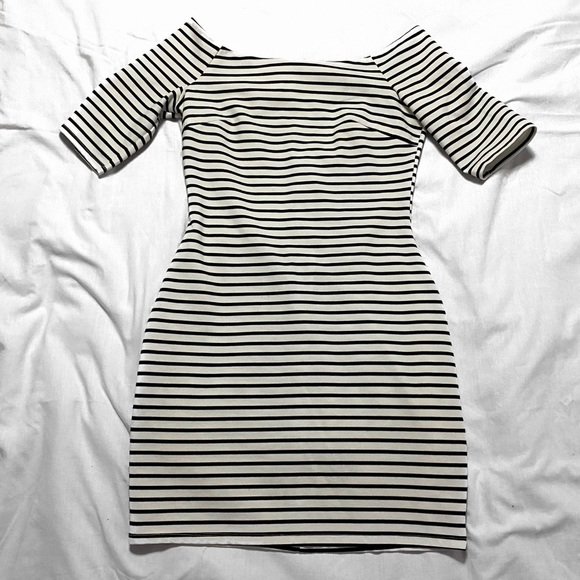 🤍 off the shoulder bodycon dress - Picture 2 of 4